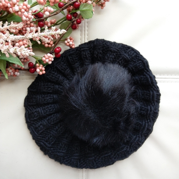 🍒NWT🍒WOOL BLEND BERET WITH JUMBO POM - Picture 3 of 10